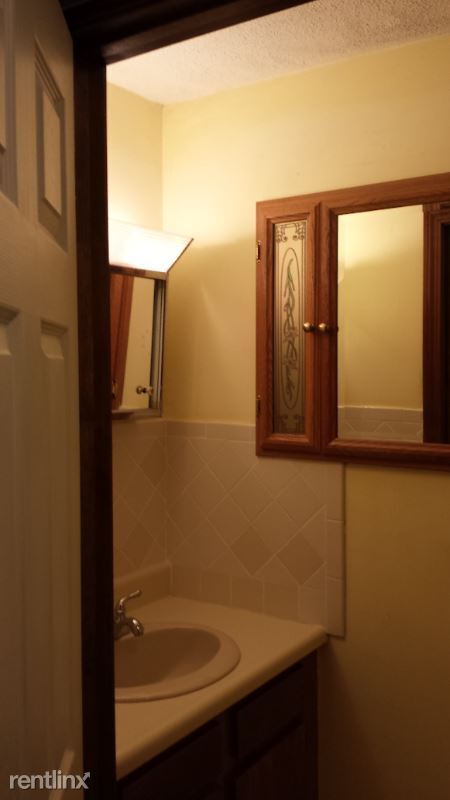Foto del edificio - 806 Elmwood Dr