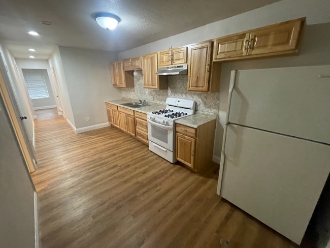 Building Photo - 207 W South St