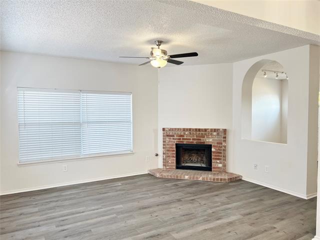 Building Photo - 921 Lake Bluff Dr
