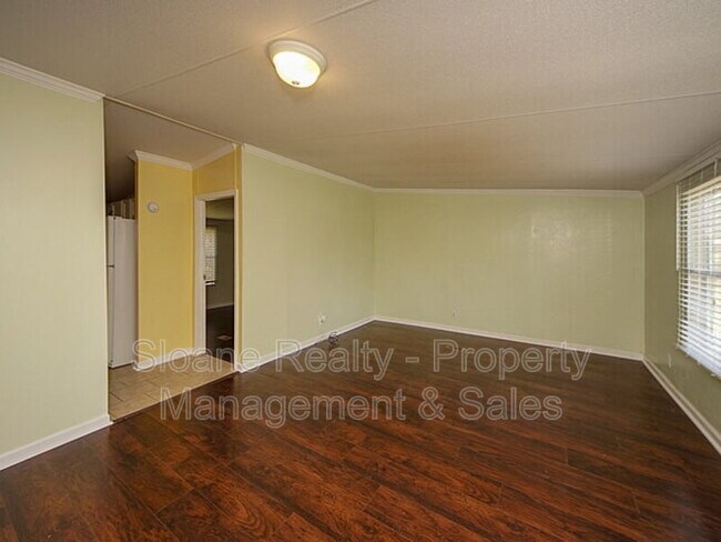 Foto del edificio - 3184 Sanders Rd