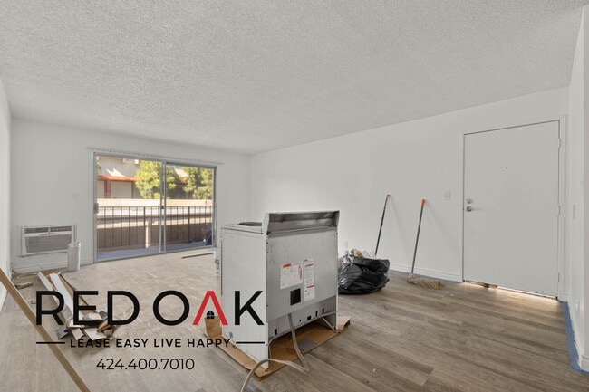Building Photo - NOW PRE-LEASING! Newly Renovated Two Bedro...