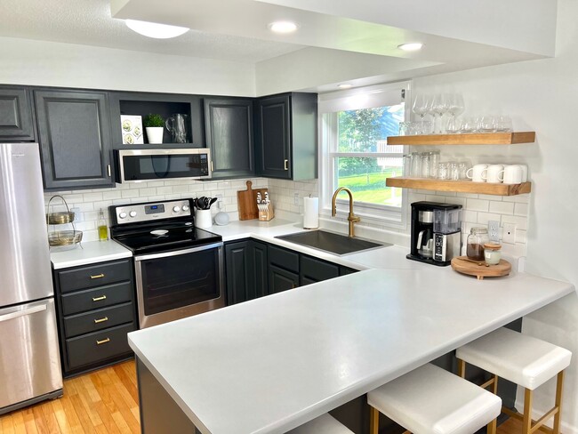 Kitchen - 2708 Northern Valley Dr NE