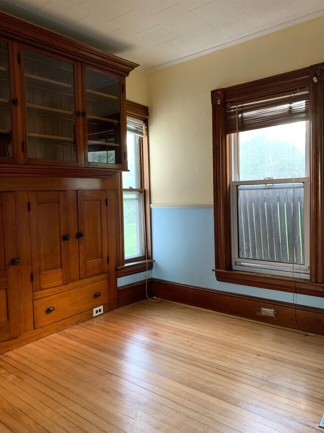 Building Photo - 482 Reservoir Ave
