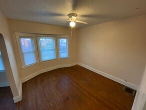 Building Photo - 4001 Daisy Ave