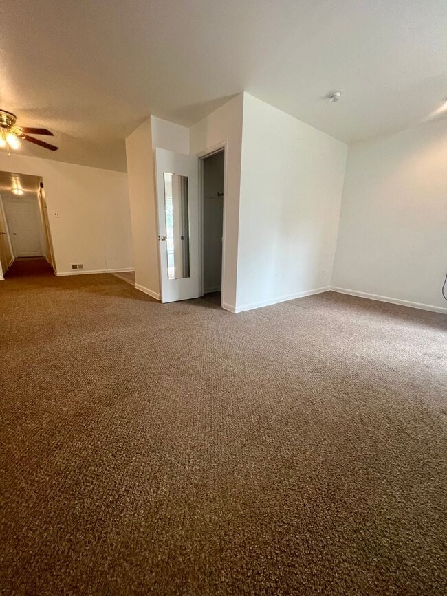 Foto del edificio - Stunning 2-Bedroom Apartment in Rhawnhurst...