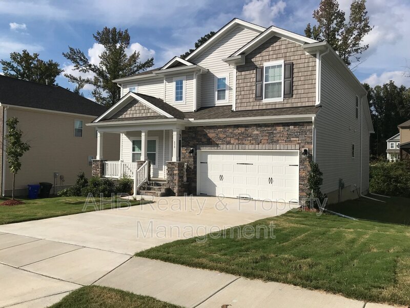 Primary Photo - 850 Longleaf Pine Pl
