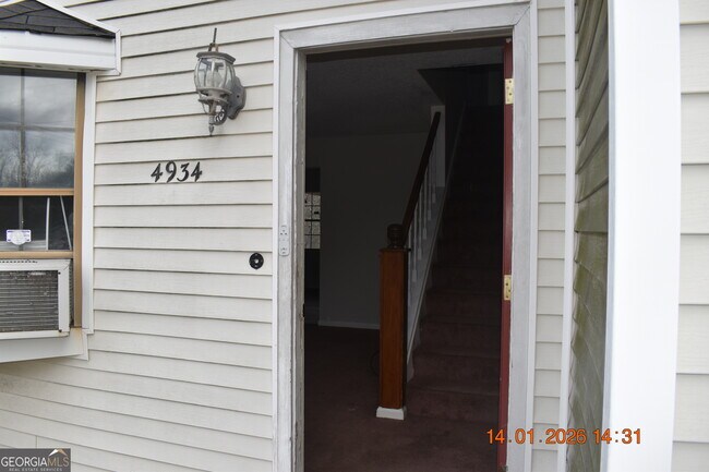 Foto del edificio - 4934 Log Cabin Dr