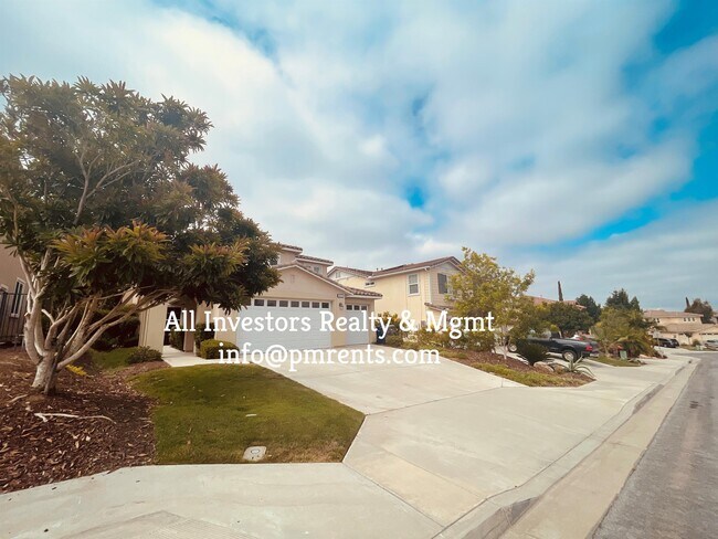 Building Photo - 1033 Augusta Cir