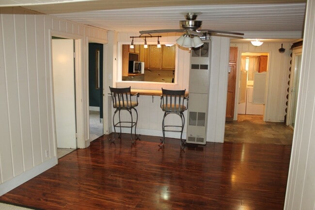 Building Photo - NORTH BRANCH SCHOOLS  2 Bedroom Log Cabin ...