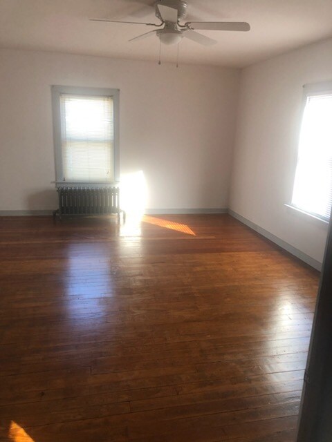 Foto del edificio - 1925 Latham St