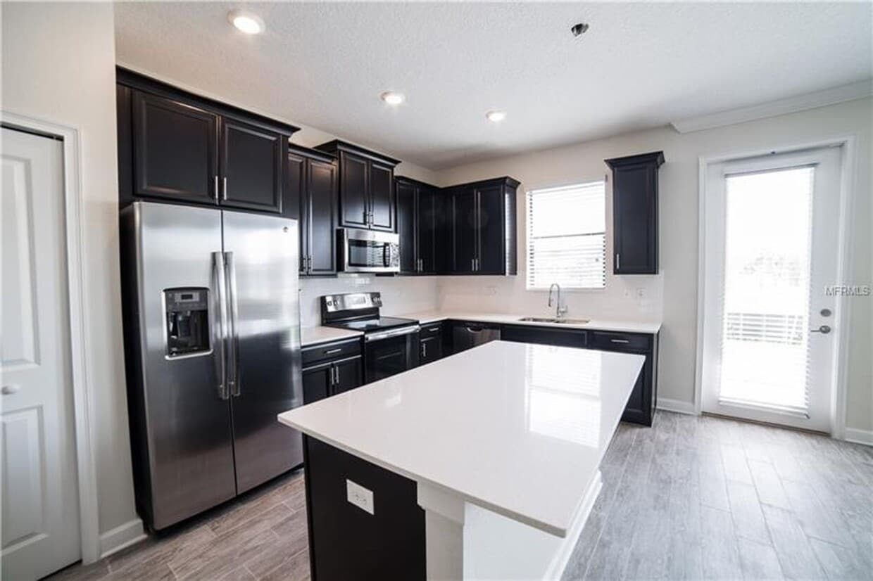 Primary Photo - Luxury style townhome for rant