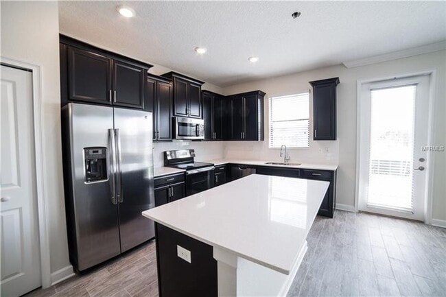 Luxury style townhome for rant - Luxury style townhome for rant