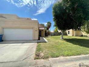 Building Photo - 10736 Calle Raquel