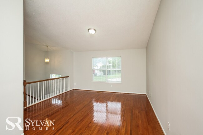 Foto del edificio - Beautiful move in ready 4-bedroom, 3-bath ...