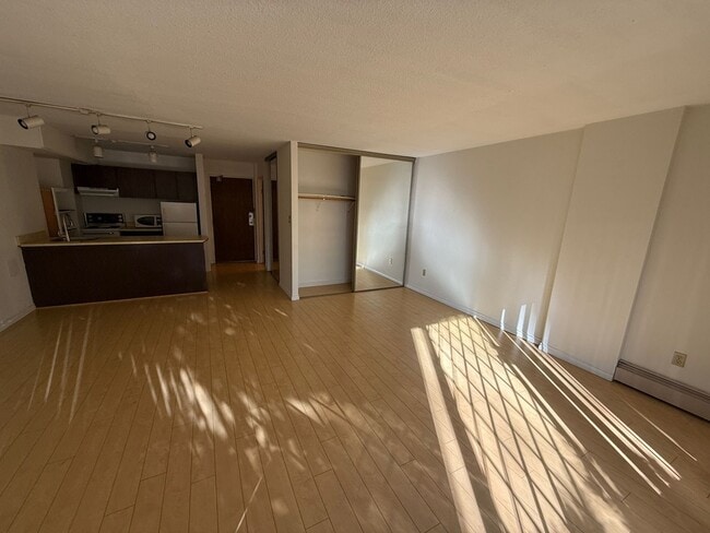 Photo du bâtiment - 950 Drake St