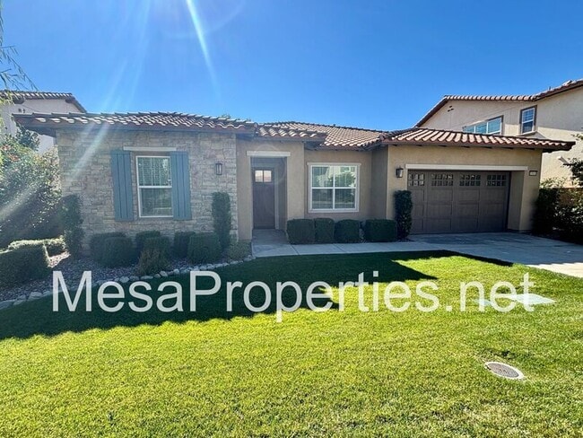 Building Photo - 10045 Goldenrod Ct