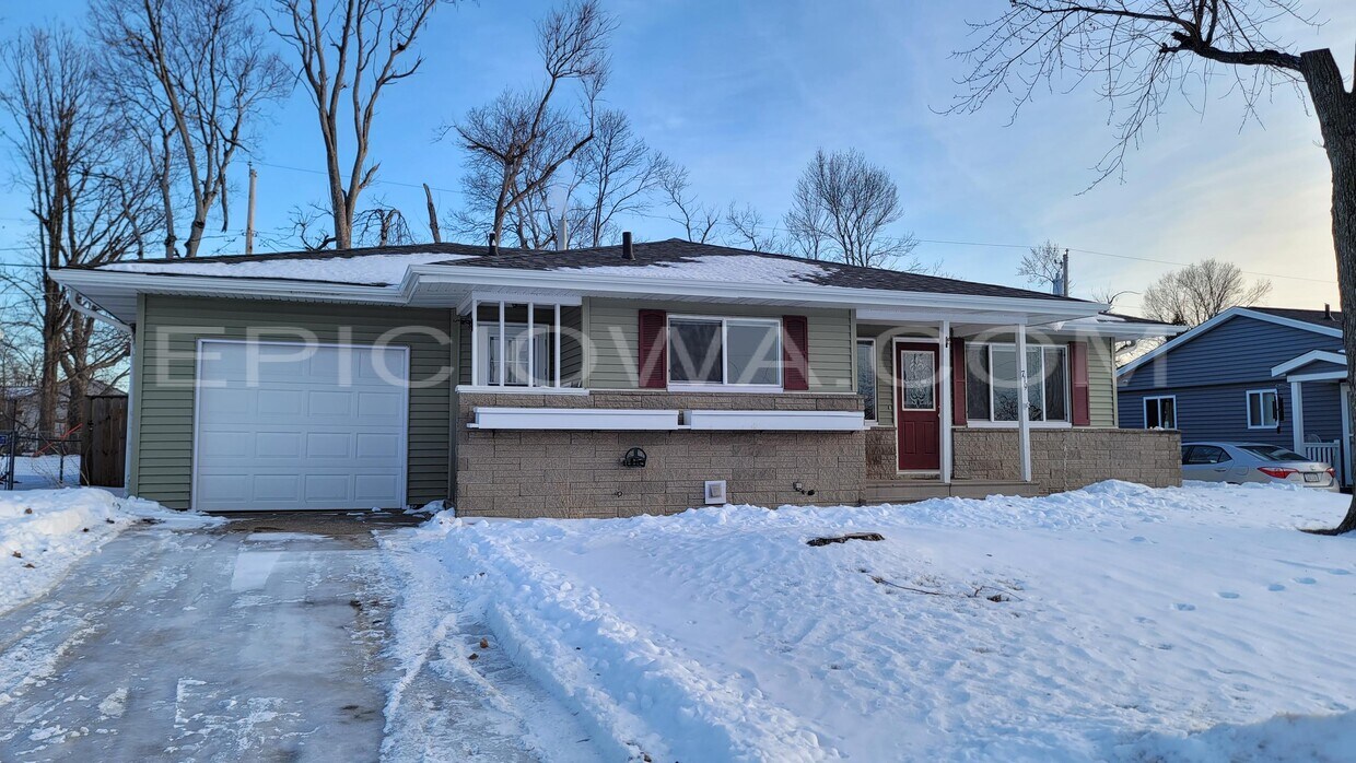 719 Danbury St NE, Cedar Rapids, IA 52402 House Rental in Cedar