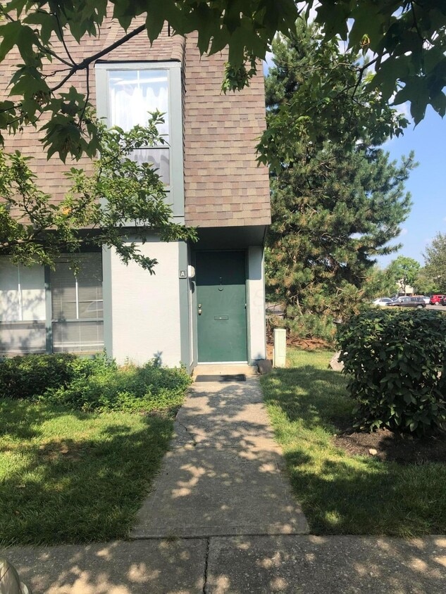 Primary Photo - 1100 Merrimar Cir N