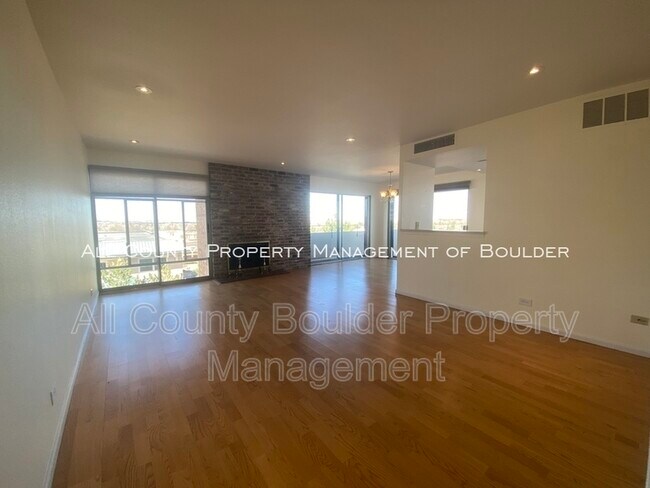 Building Photo - 500 Mohawk Dr