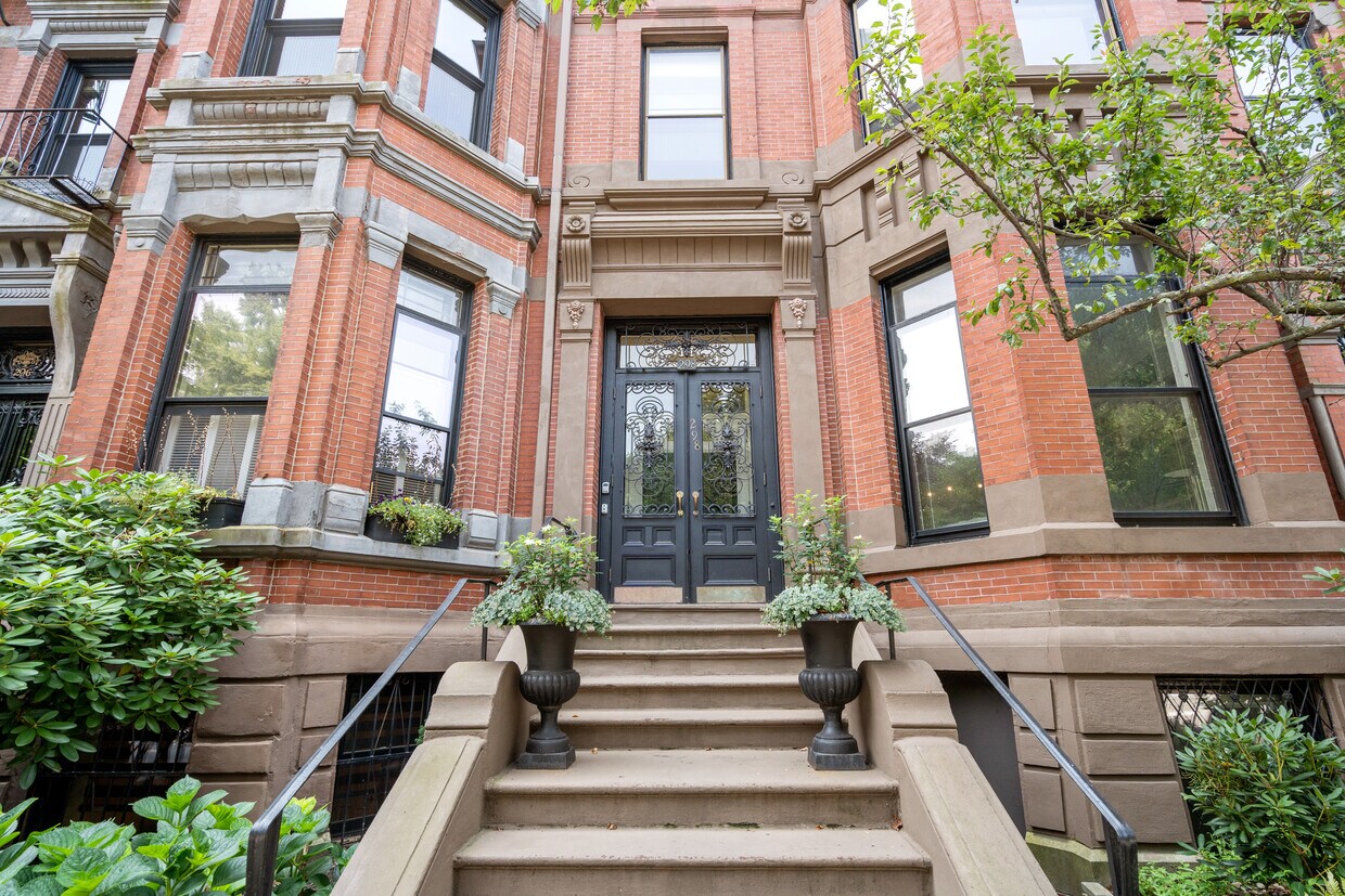 Foto principal - 298 Commonwealth Ave