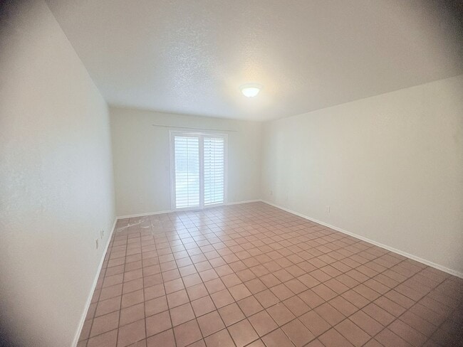 Foto del edificio - Three bedroom West Norman