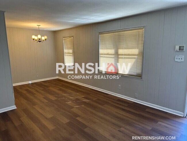 Foto del edificio - Colonial Acres - 3 bed / 1 bath - Renovate...