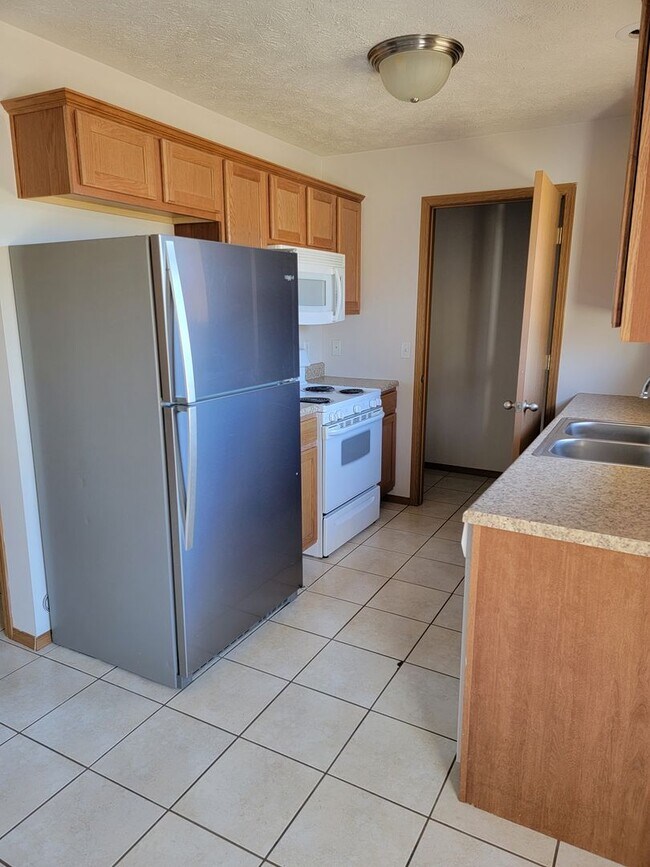 Building Photo - Great Carl Junction! 3br 2ba!