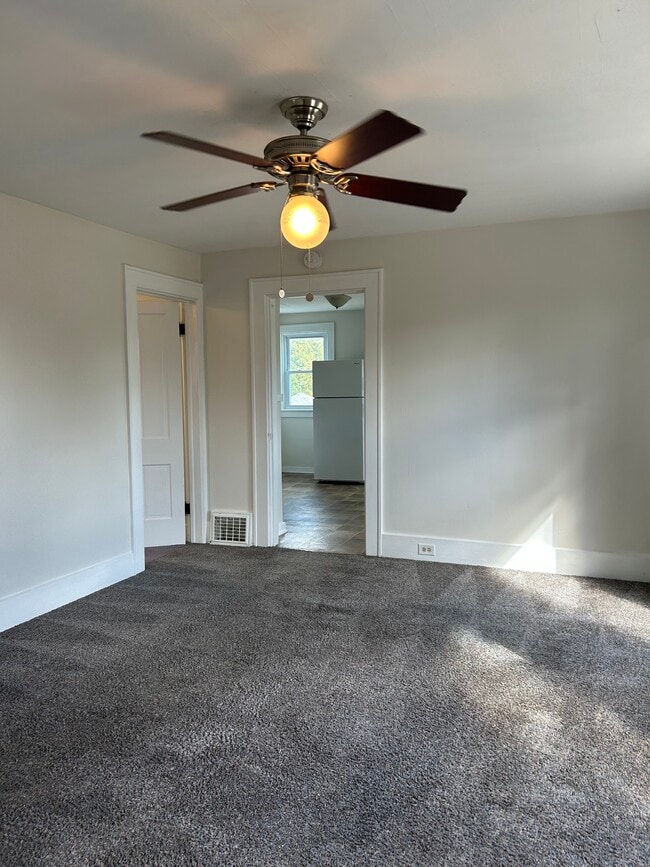 Living room - 634 Jackson St