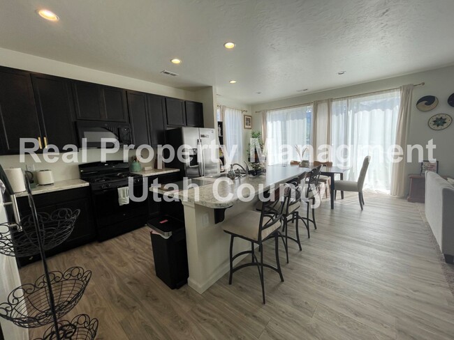 Building Photo - Half off first months rent!! New reduced p...