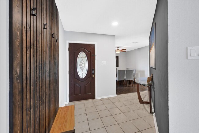 Foto del edificio - 10114 Dover Hill Rd