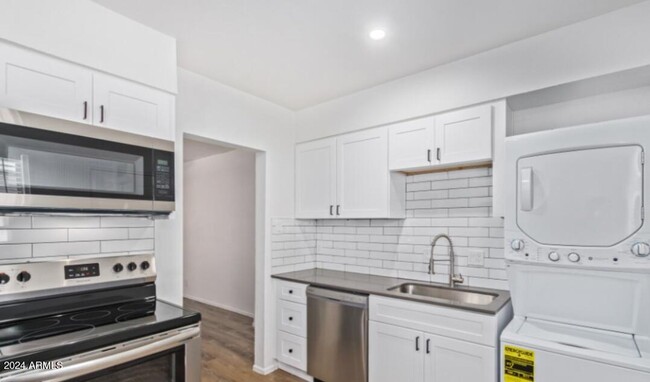 Foto del edificio - Coronado Area of Phoenix Remodeled 2 Bed 1...
