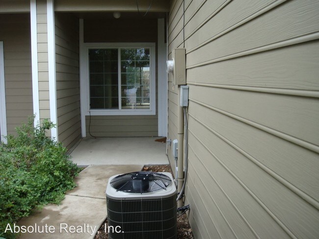 Building Photo - 2 br, 2.5 bath House - 731 Hailey Glenn View