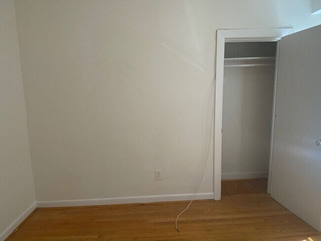 Building Photo - Nicely renovated 2 bed available now.