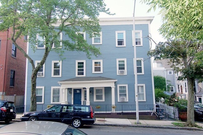 Building Photo - 106 Otis St