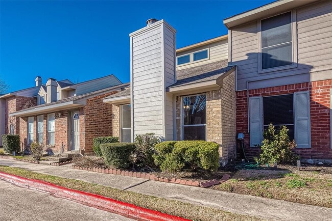 Building Photo - 9393 Westwood Village Dr