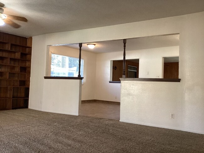 Foto del edificio - 487 W San Jose Ave