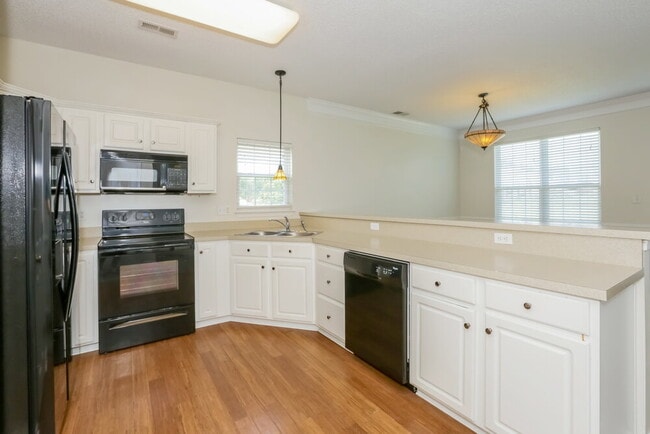 Foto del edificio - 11925 Misty Pine Ct