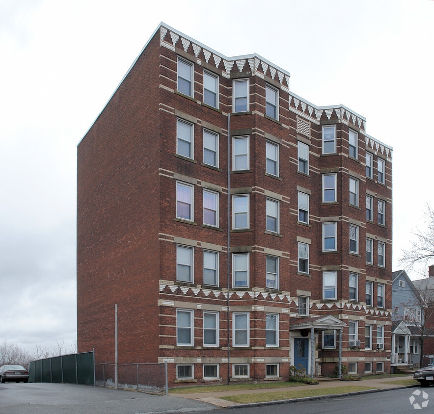 Building Photo - 114 Brown Ave