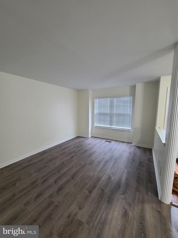 Building Photo - 121 Shoal Creek Dr