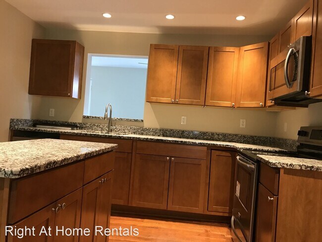 Foto del edificio - 3 br, 1.5 bath House - 9050 Easton Rd
