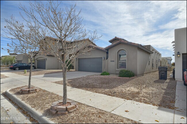 Foto del edificio - 13562 Doncaster St