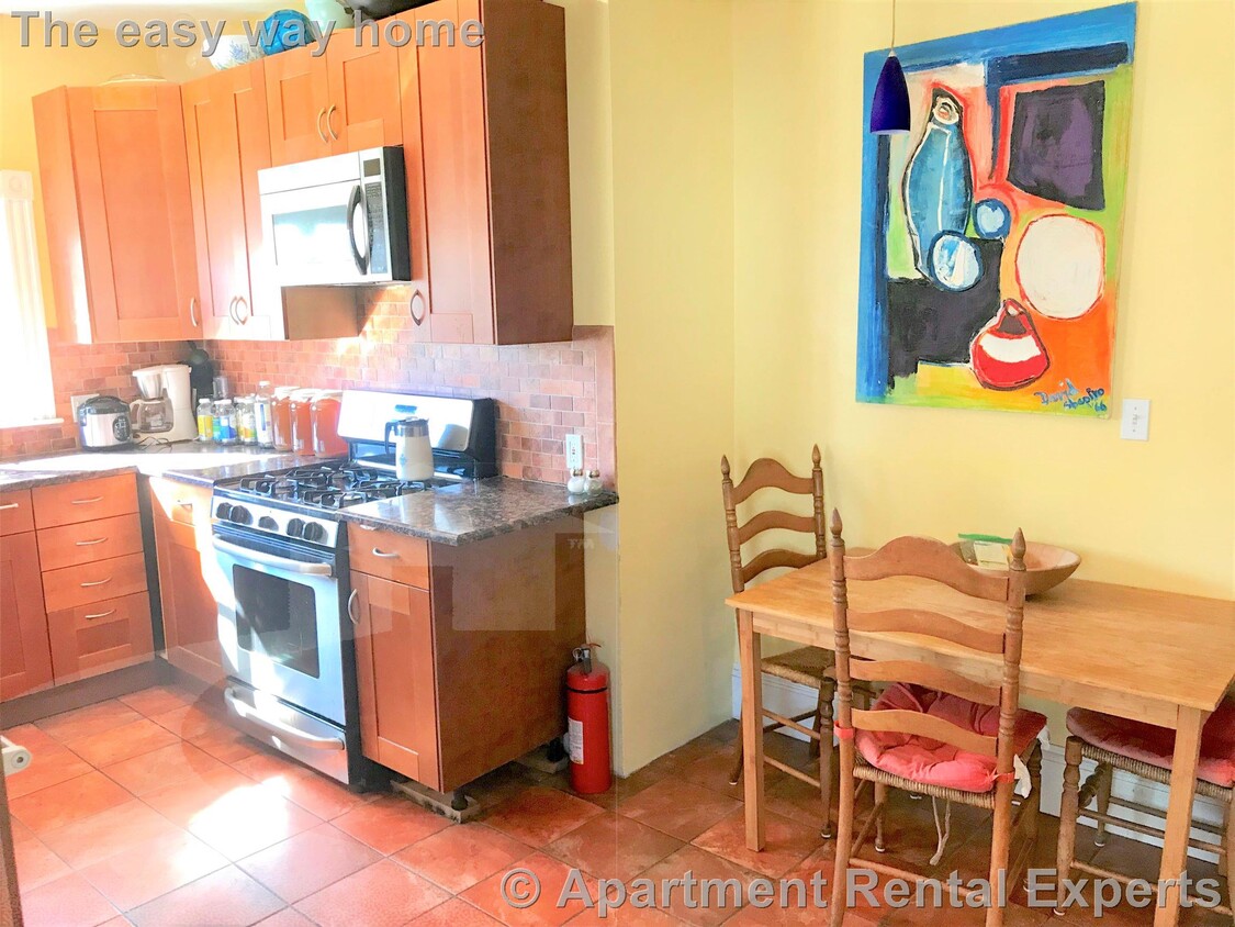 Foto principal - Fantastic renovated unit 5 min walk to Por...