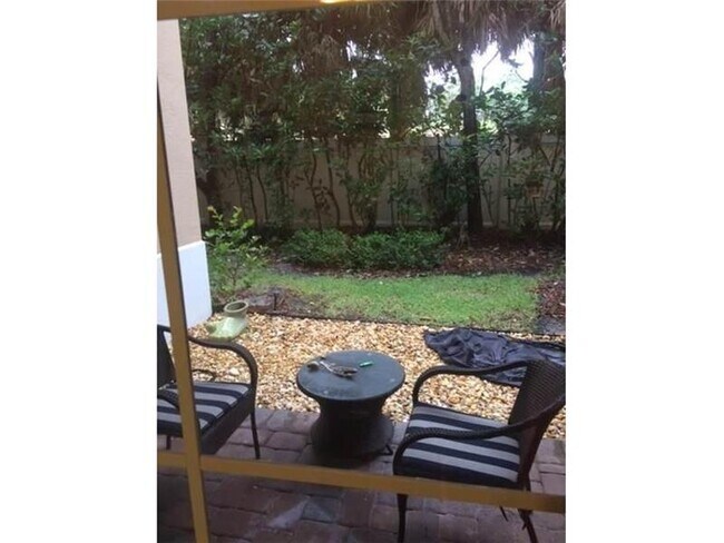 Building Photo - 5021 Vine Cliff Way E