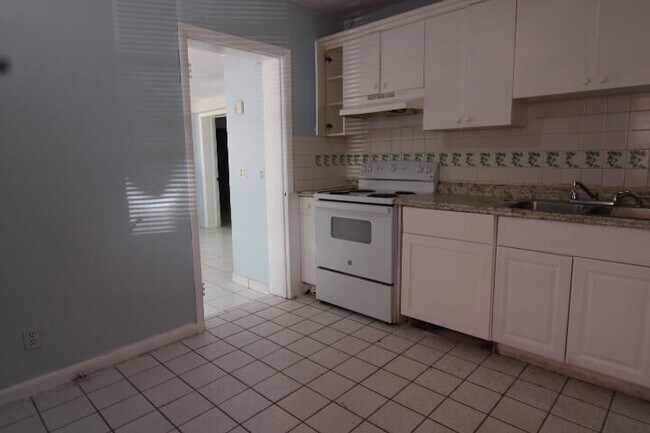 Foto del edificio - 578 W 2nd St