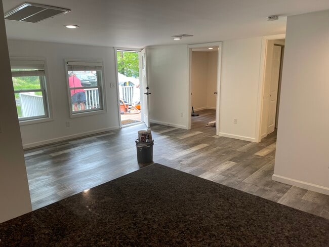 Building Photo - 17 Eastbrook Ln