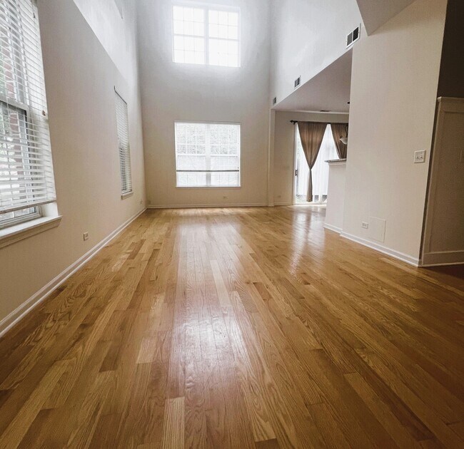 Foto del edificio - 1029 Enfield Dr
