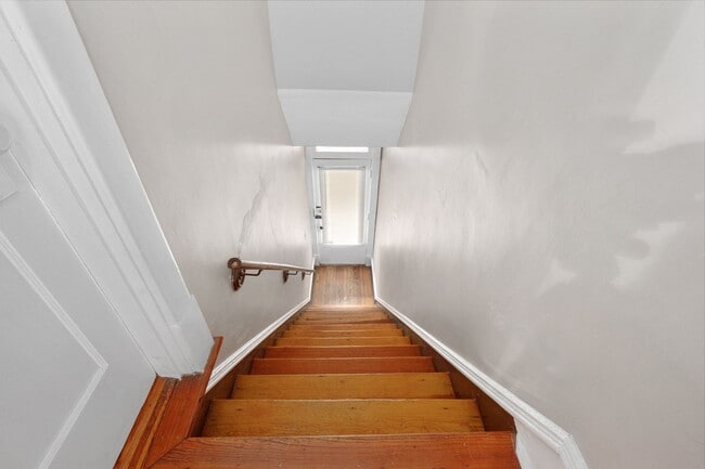 Building Photo - Laughs for Lawrence