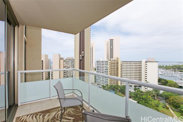 Building Photo - 1551 Ala Wai Blvd