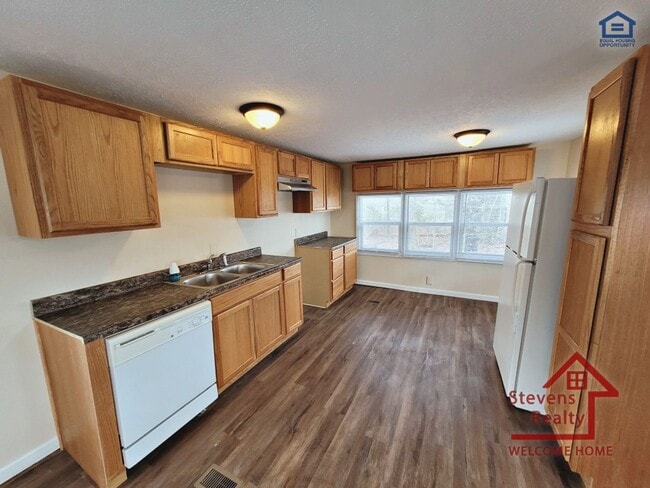 Foto del edificio - 271 C C Camp Rd