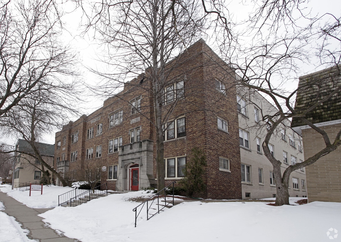 River Court Apartments 3859 3863 N Humboldt Blvd Milwaukee WI 53212 River Court Apartments 3859 3863 N Humboldt Blvd Milwaukee WI 53212